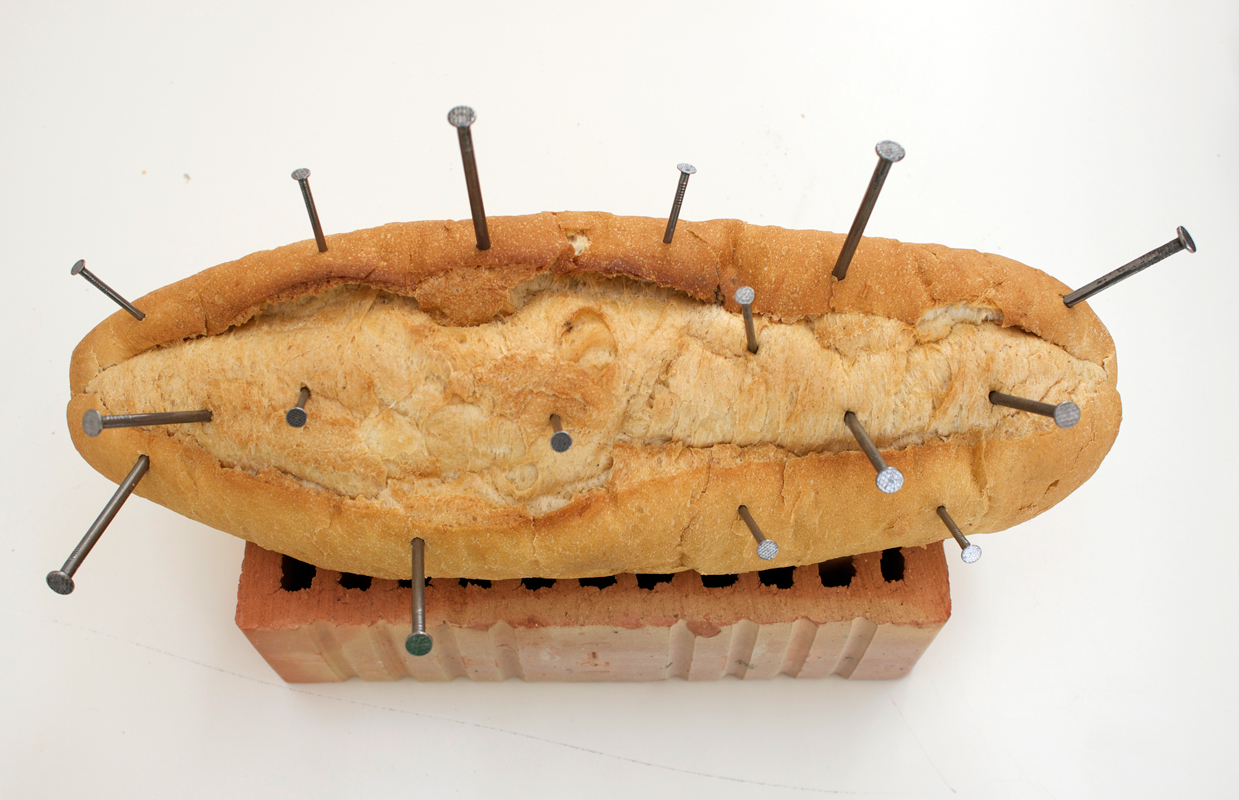 Raquel Nava: Bread and Nails (©Entretempo Kitchen Gallery)