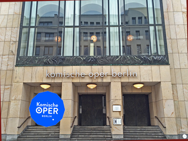 Eingang Komische Oper (Foto: Anne Schüchner)