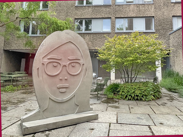 Betonkopf JIWON 2024 von Julian Opie (Foto: AS)
